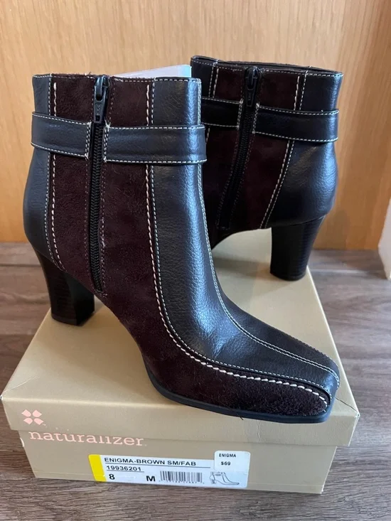 NWT Women Naturalizer Enigma Ankle Booties - Dark Brown - Size 8 - Picture 5 of 7